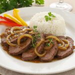 Bœuf sauté ultra savoureux avec accompagnement, parfait pour un repas délicieux.