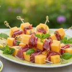 Finished brochettes melon jambon cru, ideal for summer apéritifs and original recipes.