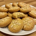Finished biscuits sans sucre aux amandes, perfect for a healthy snack.