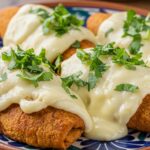 Delicious molletes mexicains, ready to be enjoyed, showcasing the essence of traditional cuisine mexicaine.